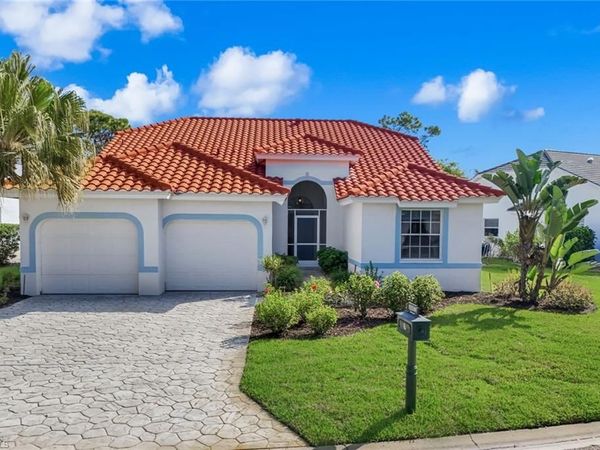 25240 Bay Cedar DR, BONITA SPRINGS, FL 34134