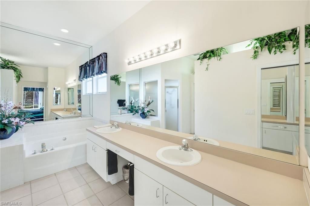 25240 Bay Cedar Dr, Bonita Springs, FL 34134 Photo