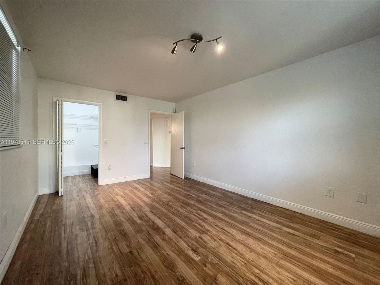 8323 Lake Dr, Unit 108, Doral, FL 33166 Photo
