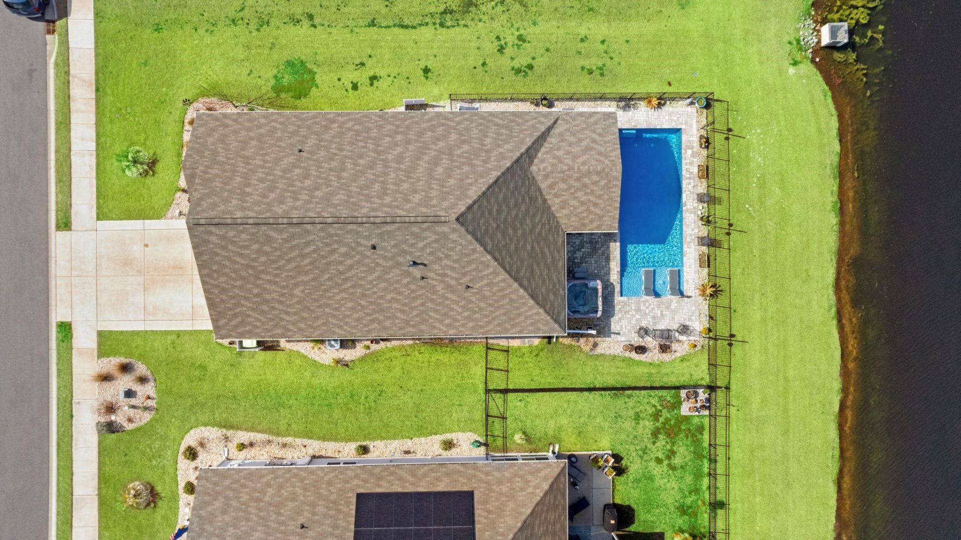 3025 Sutherland Dr. Photo 18