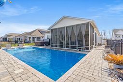 3025 Sutherland Dr. photo 4