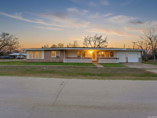 500 texas, Nixon, TX 78140