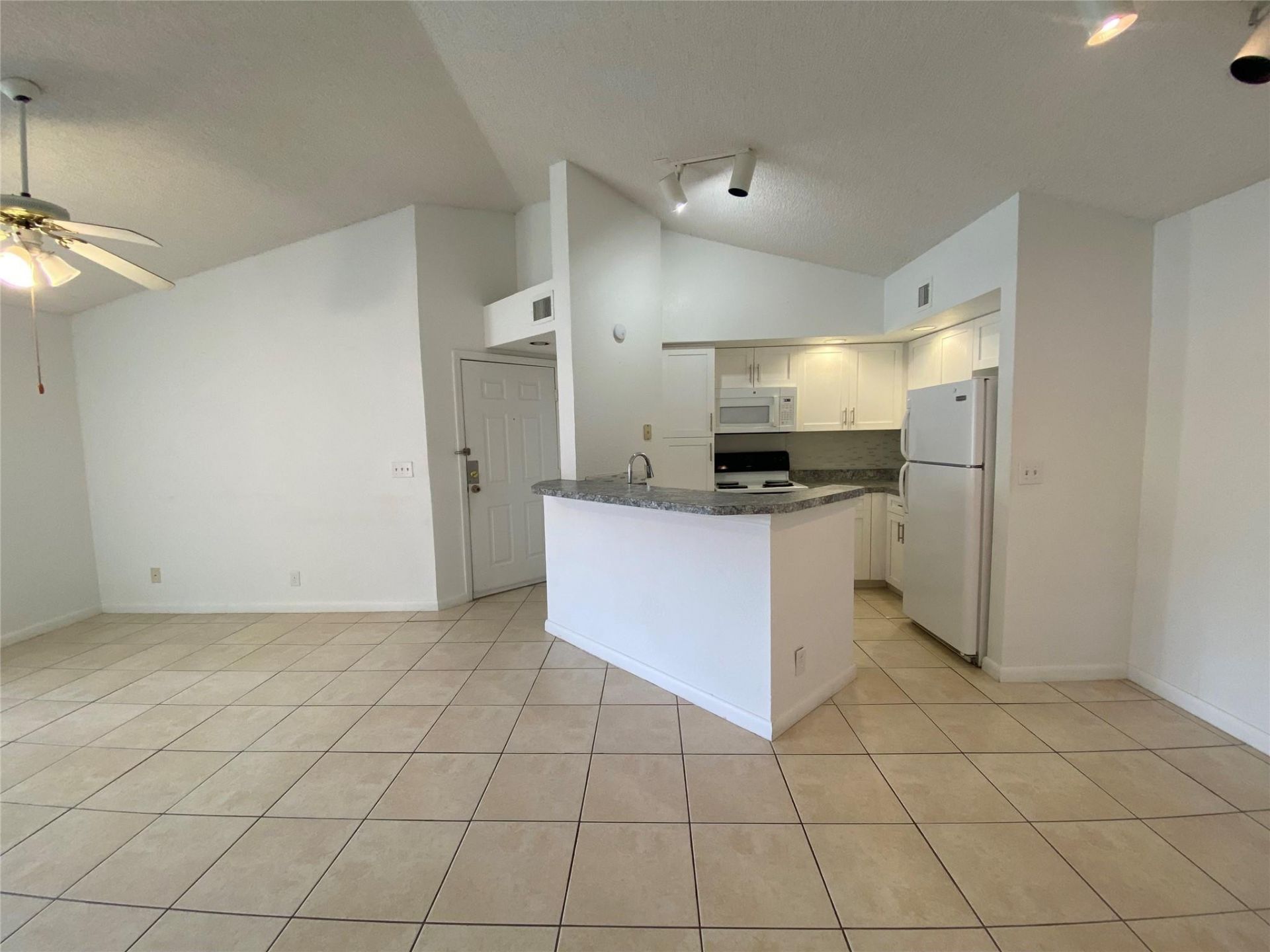 3430 Pine Walk Drive, Unit 824, Margate, FL 33064 Photo