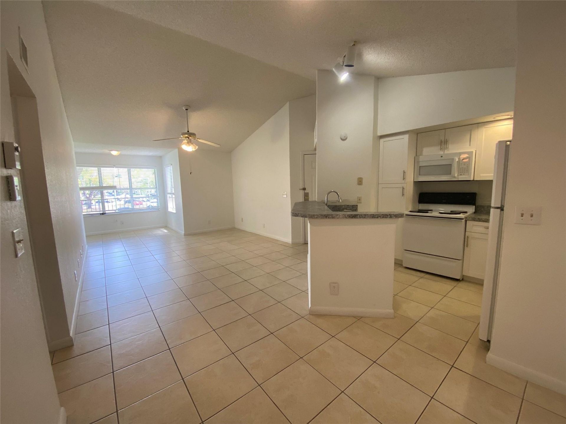 3430 Pine Walk Drive, Unit 824, Margate, FL 33064 Photo