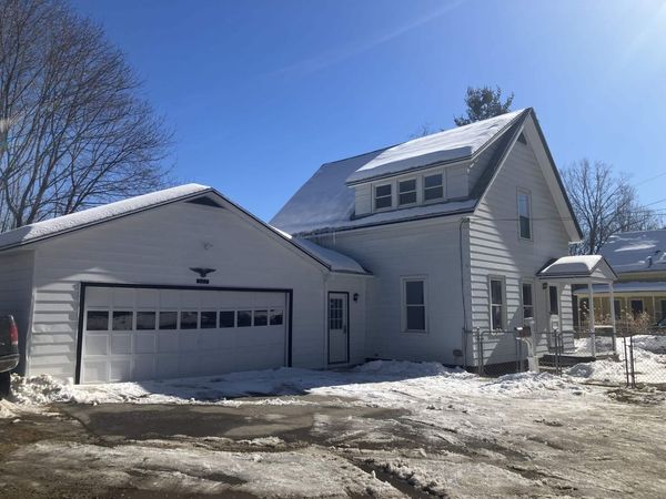 527 Route 121, Rockingham, VT 05101