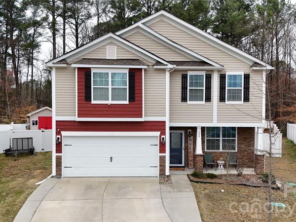 7422 Larwill Lane, Charlotte, NC 28216