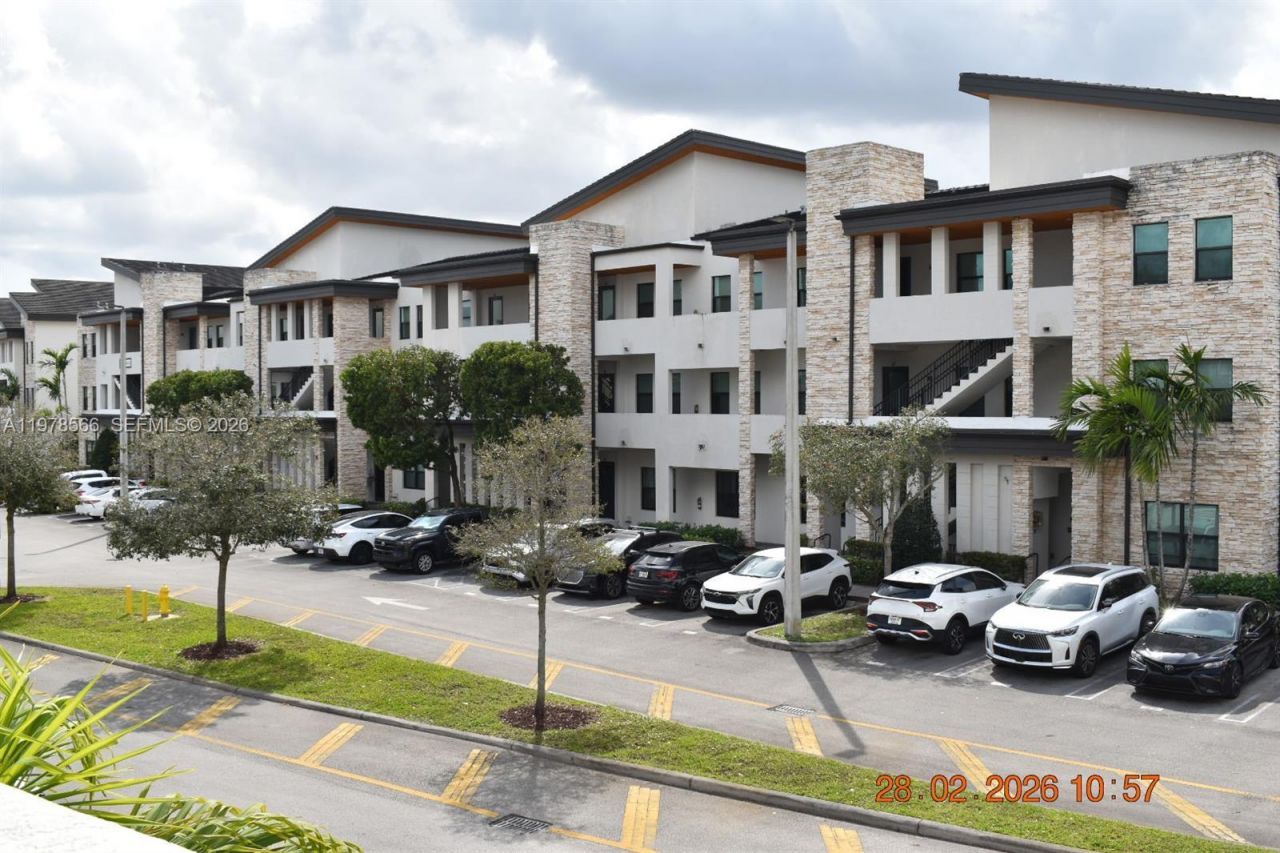 7855 NW 104th Ave , Unit 24, Doral, FL 33178 Photo