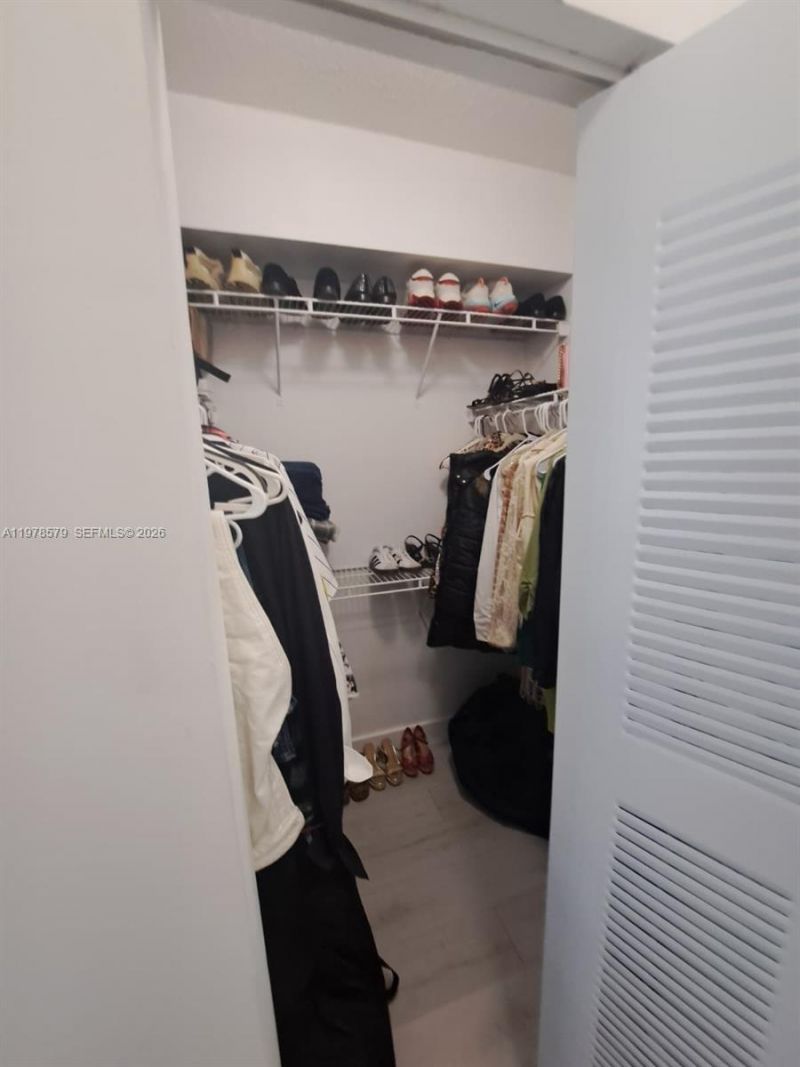 5077 NW 7th St , Unit 912, Miami, FL 33126 Photo