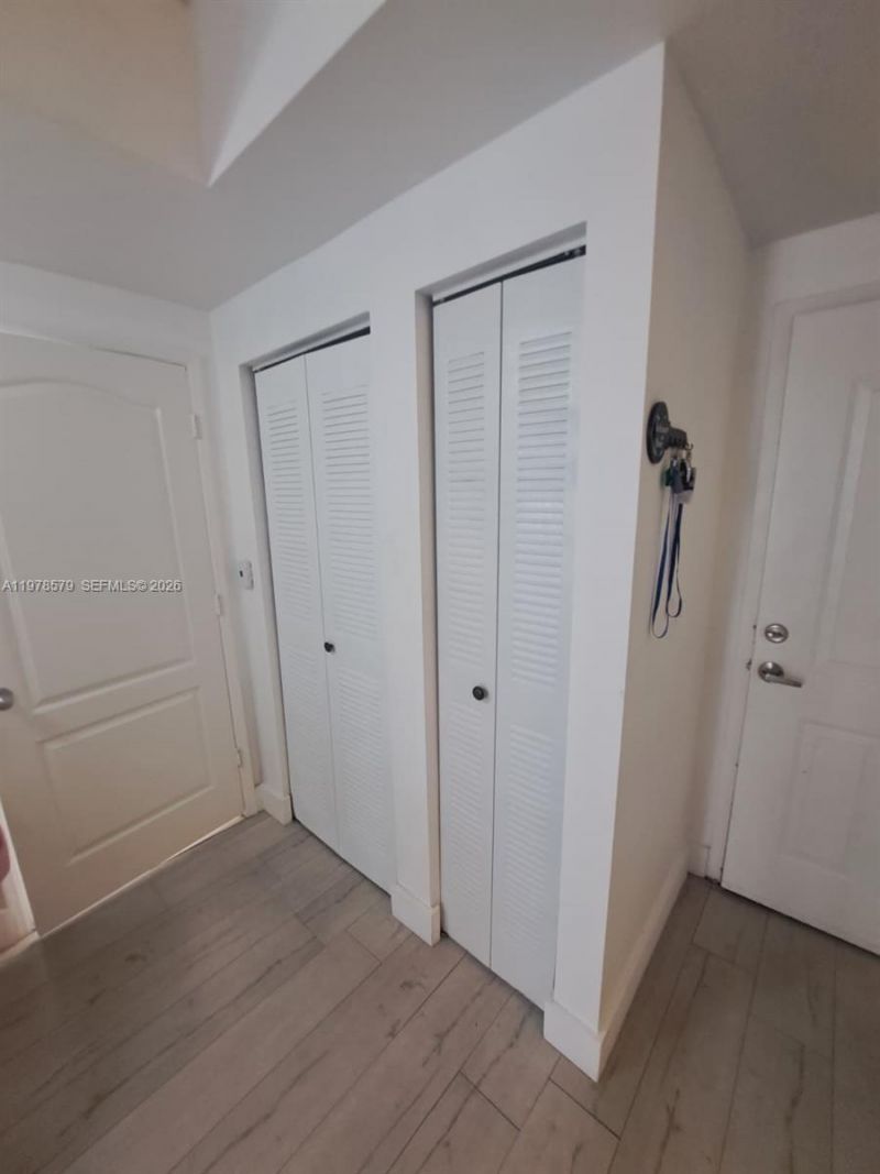 5077 NW 7th St , Unit 912, Miami, FL 33126 Photo