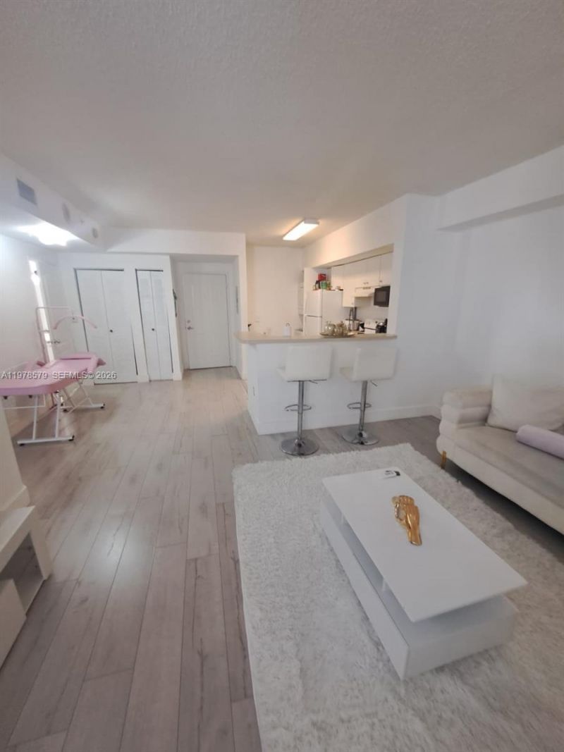 5077 NW 7th St , Unit 912, Miami, FL 33126 Photo