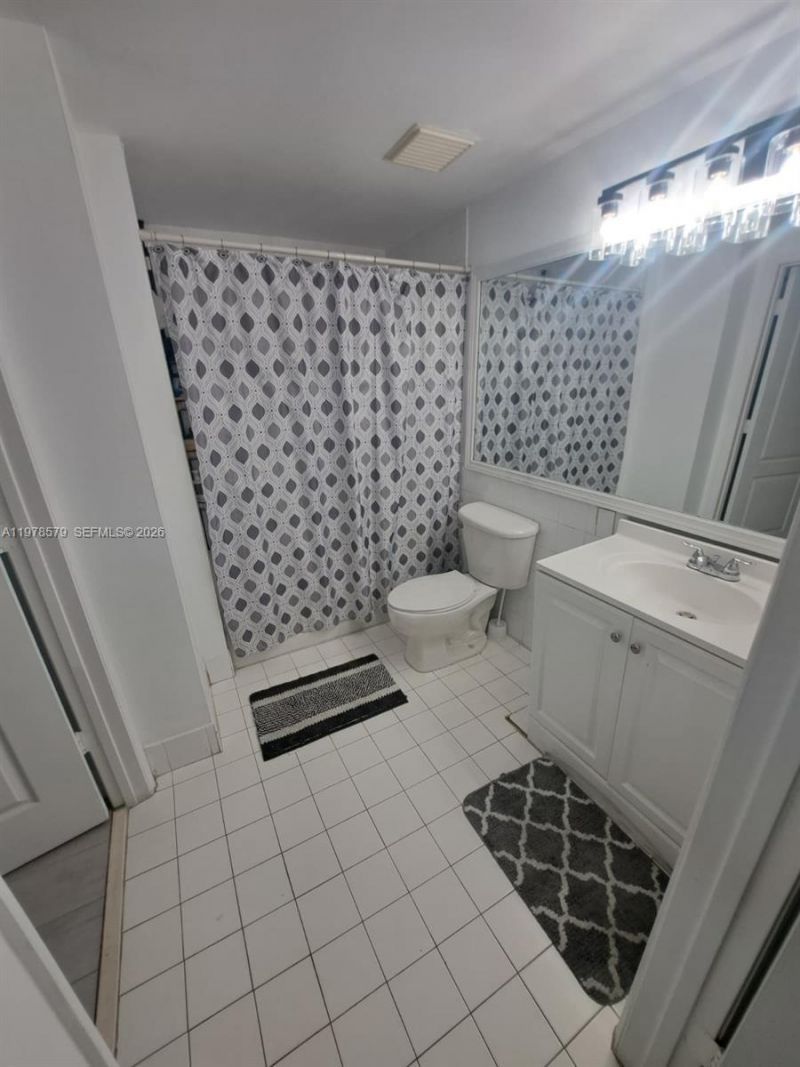 5077 NW 7th St , Unit 912, Miami, FL 33126 Photo