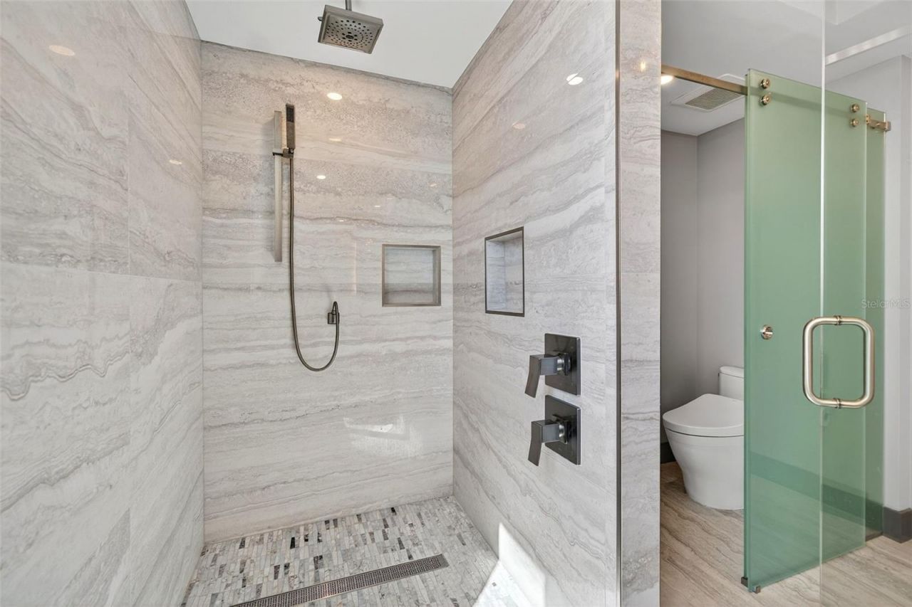 800 N Tamiami Trail, Unit 1217, Sarasota, FL 34236 Photo