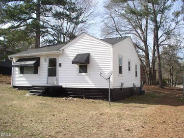1061 N Pinkston Street, Henderson, NC 27536