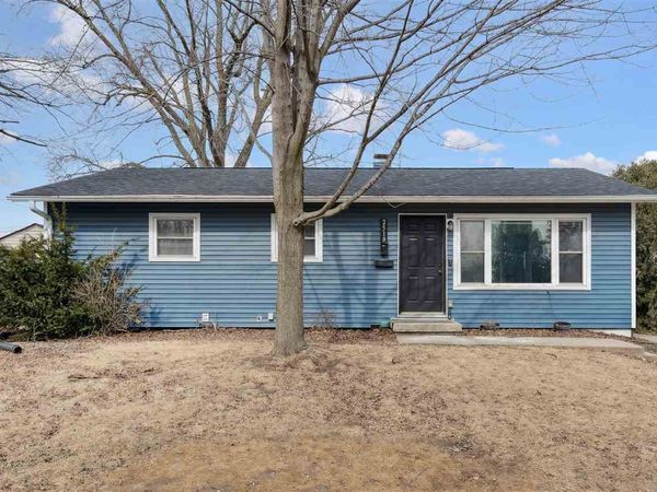 2518 Wayne Ave, Iowa City, IA 52240