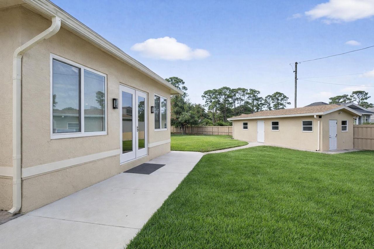 12038 Key Lime Boulevard, The Acreage, FL 33412 Photo