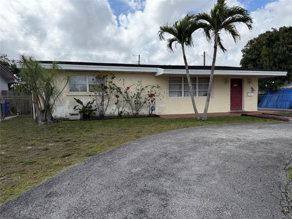 8870 Taft St, Pembroke Pines, FL 33024