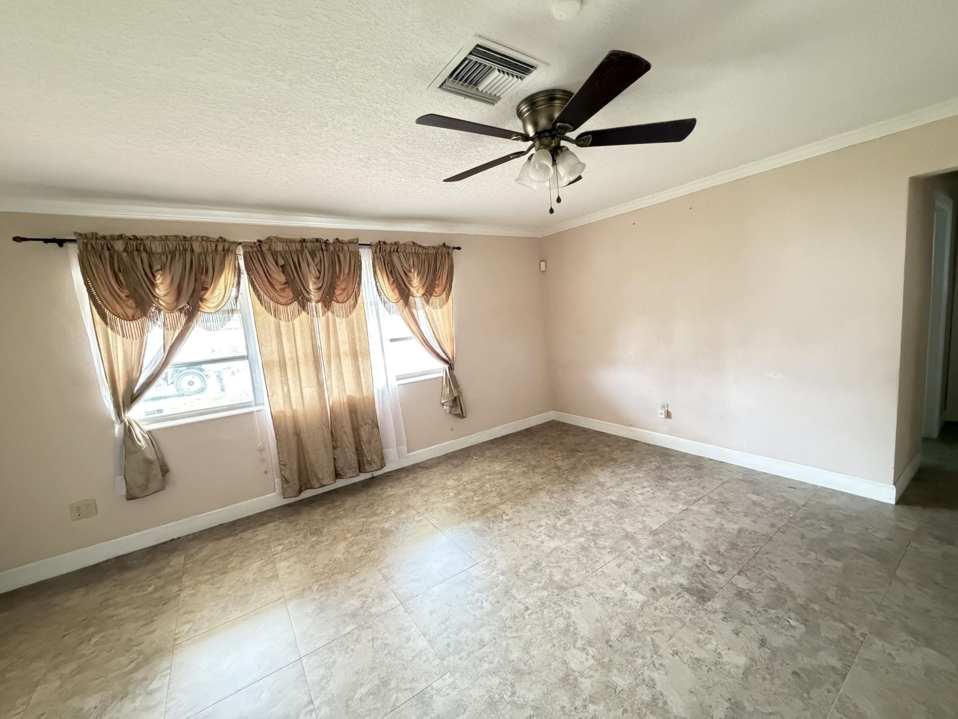 8870 Taft Street, Pembroke Pines, FL 33024 Photo