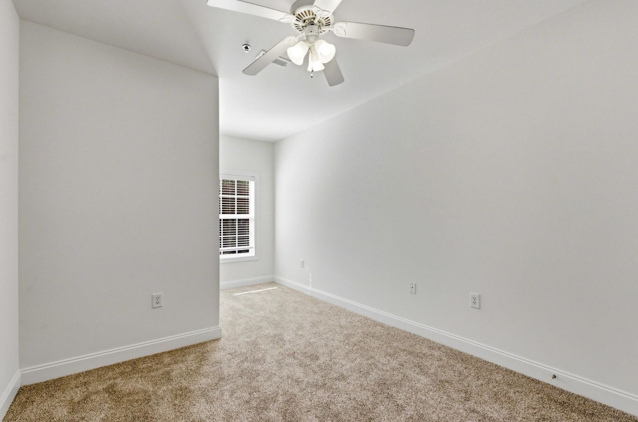 2009 Silvercrest Dr.  Photo 16