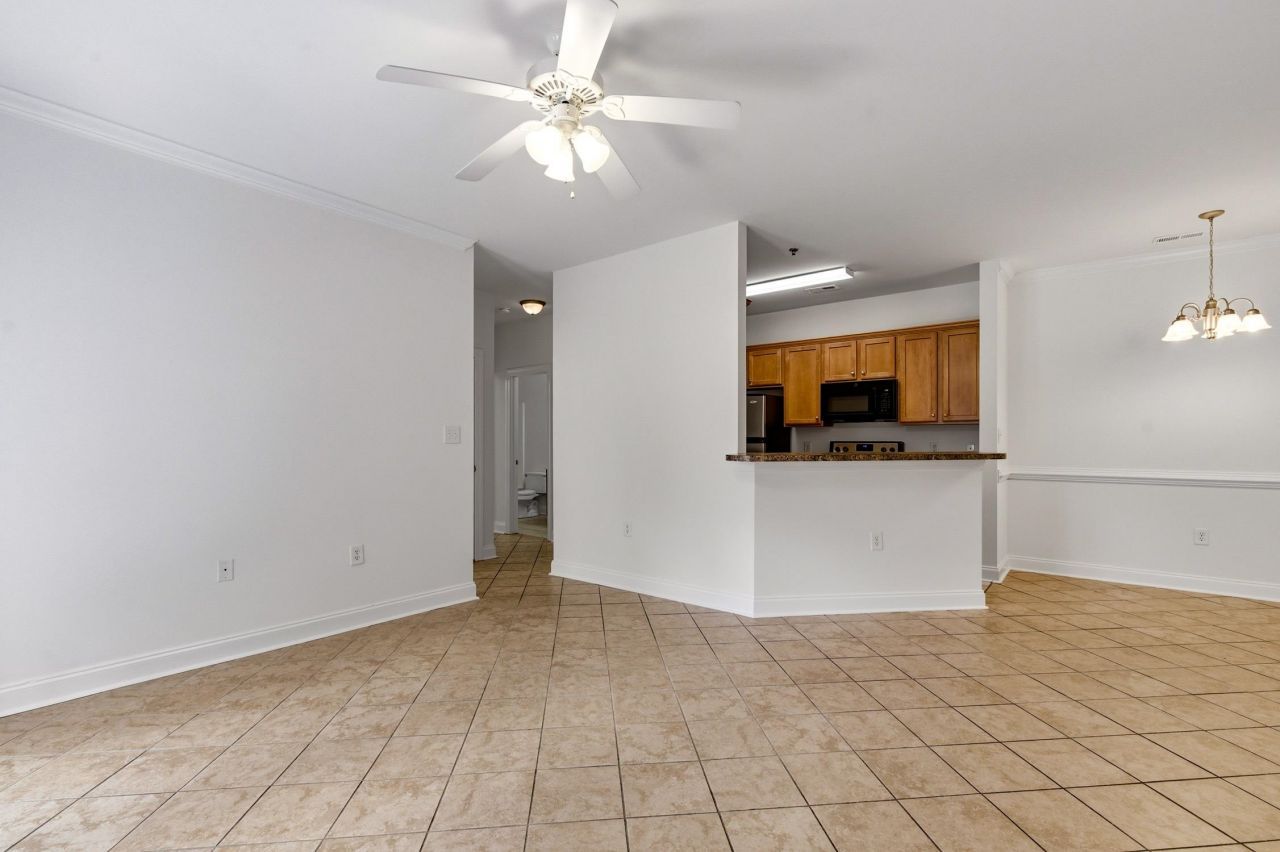 2009 Silvercrest Dr.  Photo 5