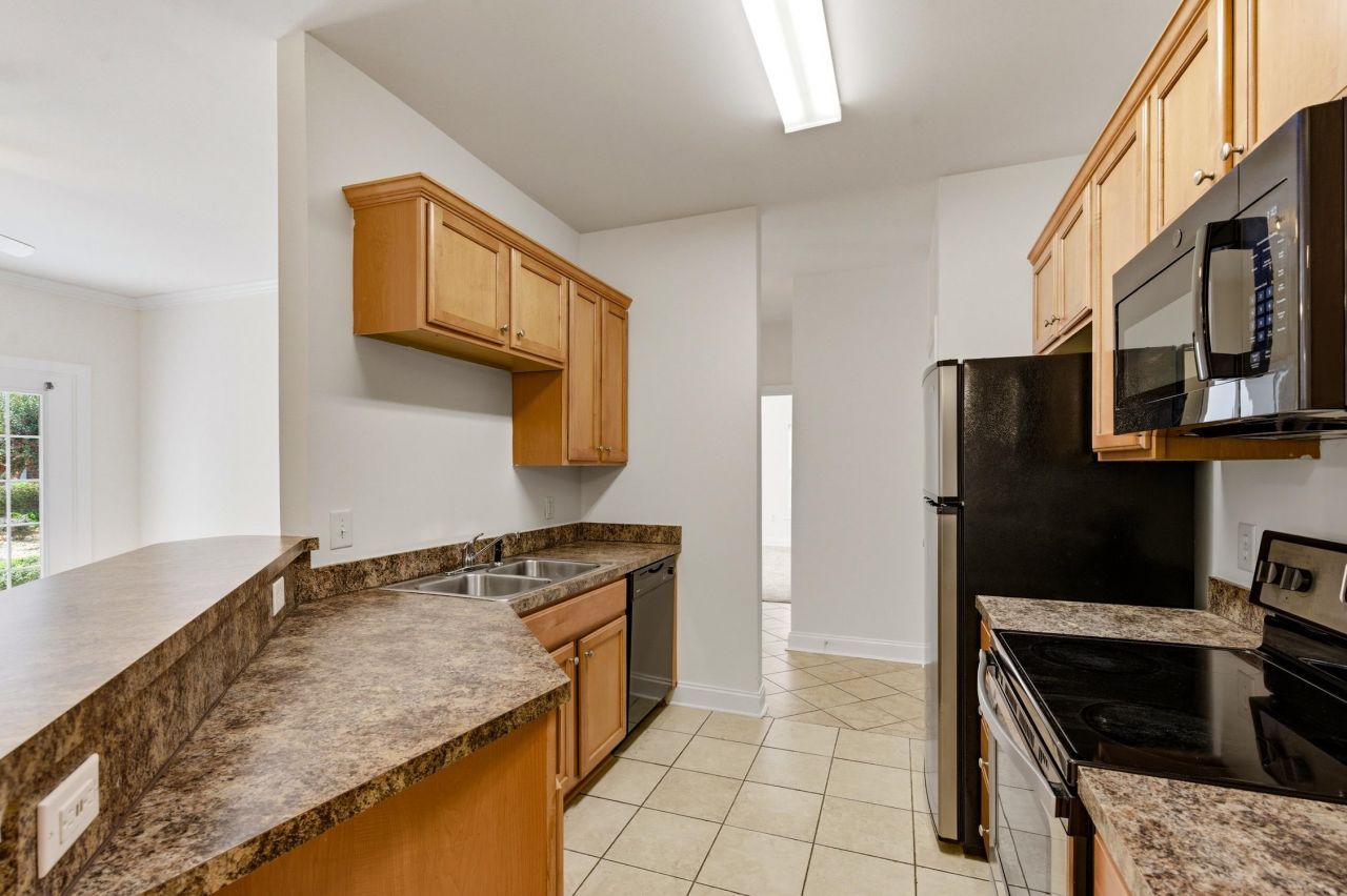 2009 Silvercrest Dr.  Photo 9