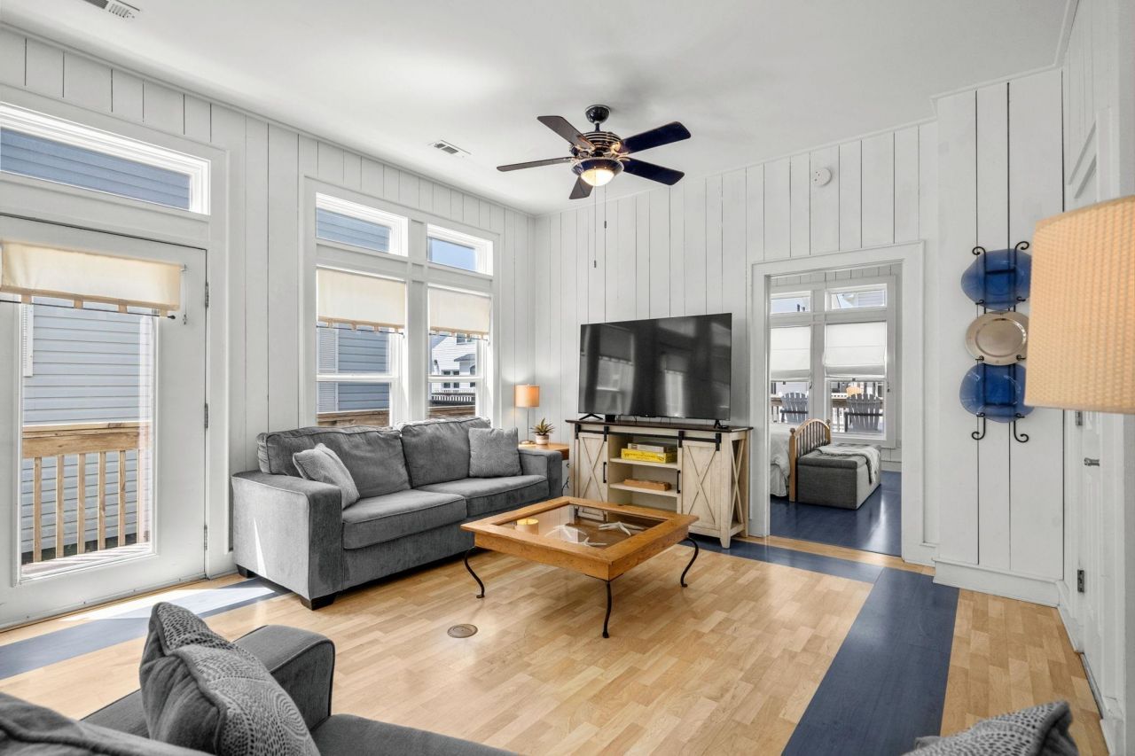 6001 - E5 S Kings Hwy. Photo 17