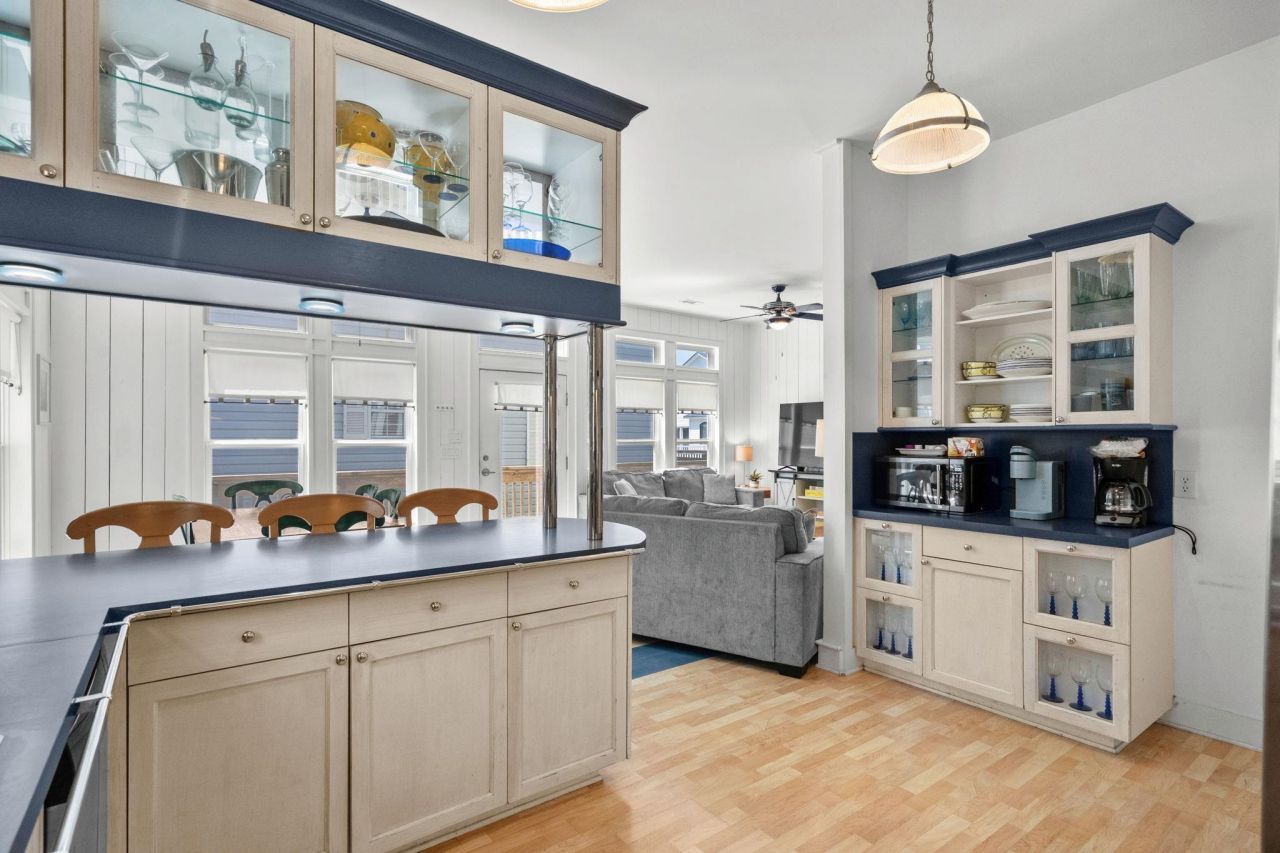 6001 - E5 S Kings Hwy. Photo 24