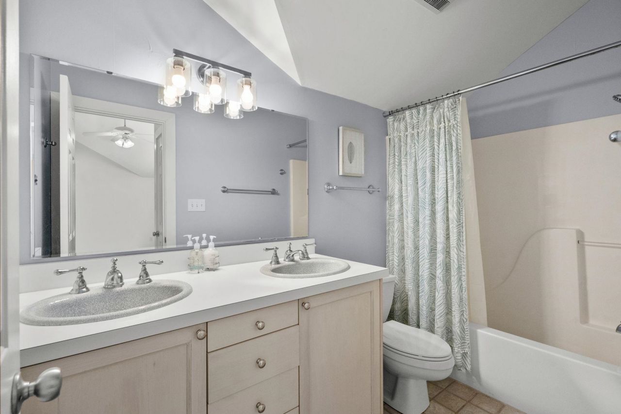 6001 - E5 S Kings Hwy. Photo 33