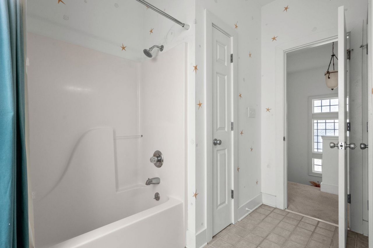 6001 - E5 S Kings Hwy. Photo 37