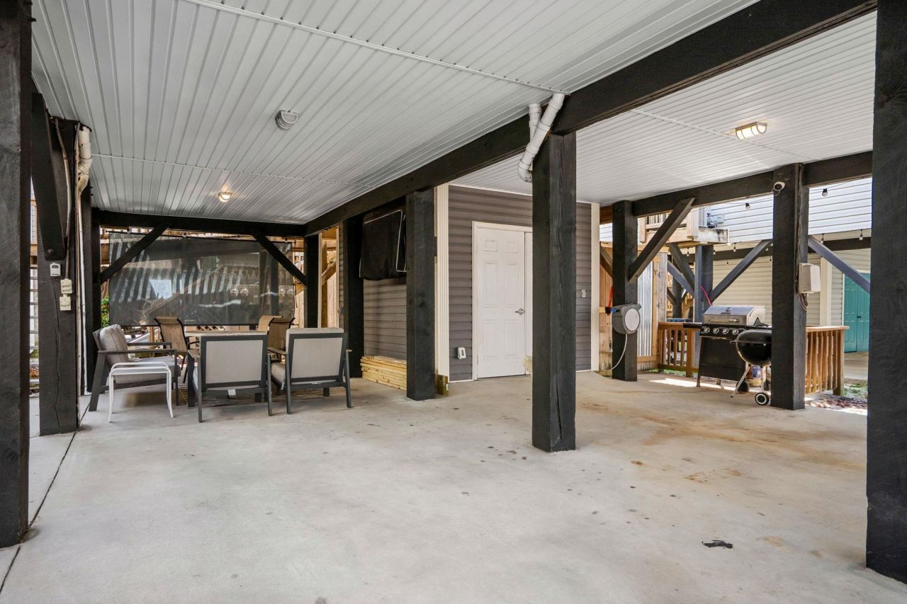 6001 - E5 S Kings Hwy. Photo 9