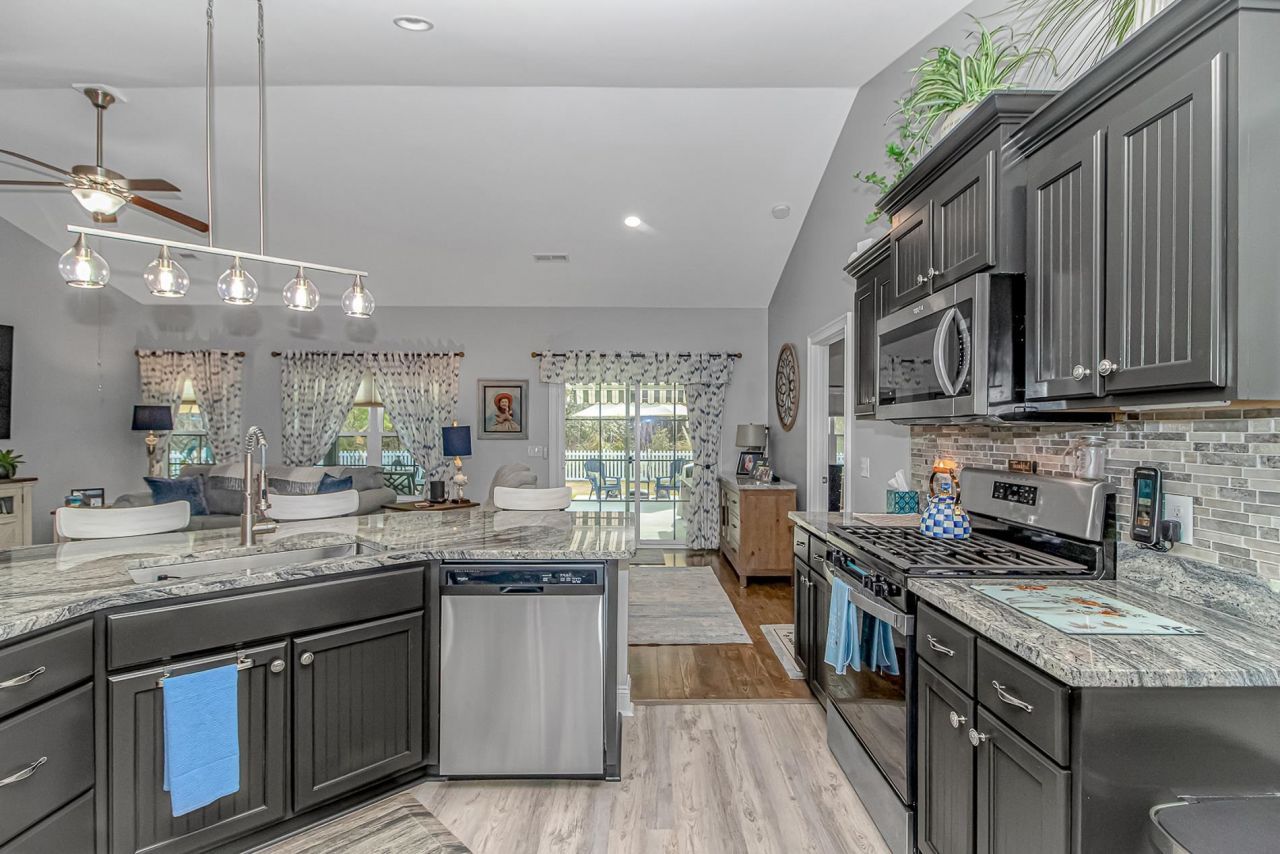 249 Maple Oak Dr. Photo 11