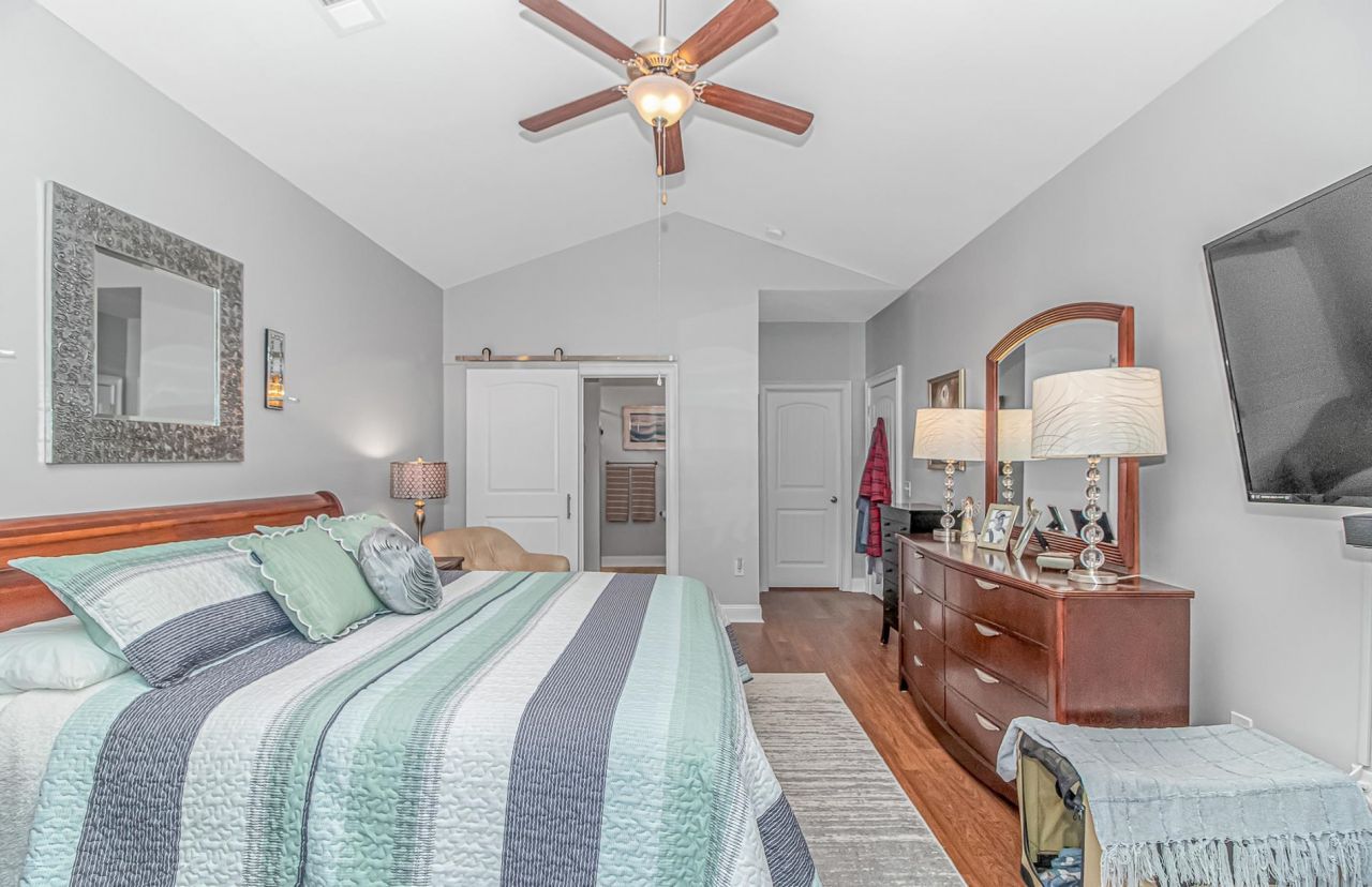 249 Maple Oak Dr. Photo 16