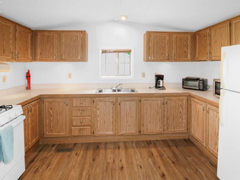 8452 E Bayshore Road, Unit 8, Marblehead, OH 43440 Photo 2