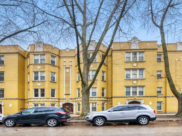 Unit G, Chicago, IL 60645