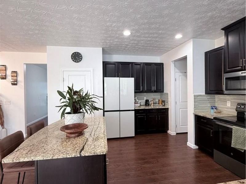 8190 Bushclover Drive, Tipp City, OH 45371 Photo 12