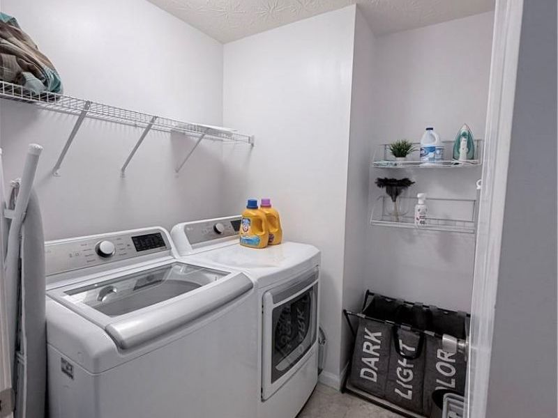 8190 Bushclover Drive, Tipp City, OH 45371 Photo 48