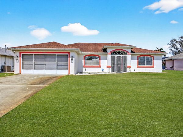 459 SE Nome Drive, Port St. Lucie, FL 34984