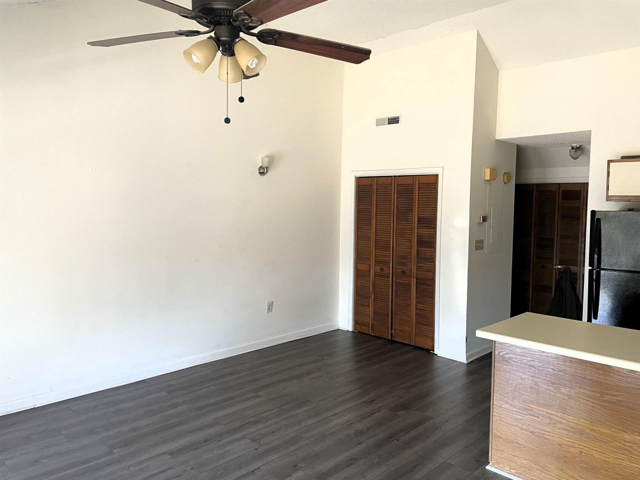 500 Fairway Village Dr. Photo 4