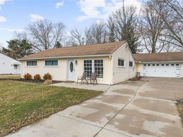 1887 Hillsdale Drive , Twinsburg, OH 44087