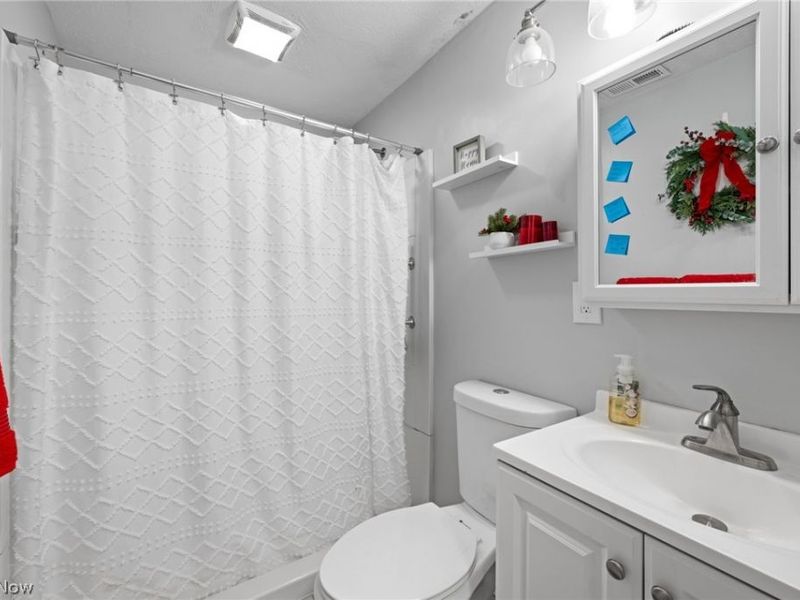 1887 Hillsdale Drive, Twinsburg, OH 44087 Photo 17