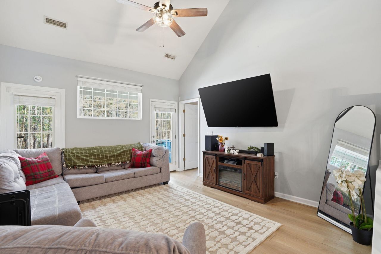 8741 Grassy Oak Trail Photo 12