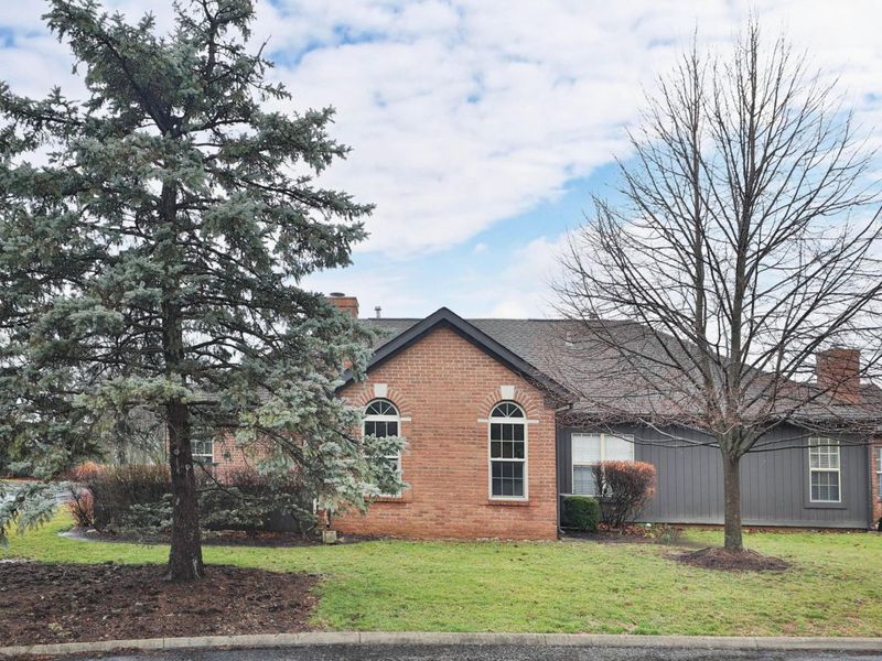 2667 Trottersway Drive , Columbus, OH 43235 Photo 1