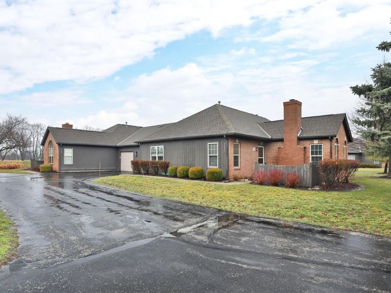 2667 Trottersway Drive , Columbus, OH 43235 Photo 2