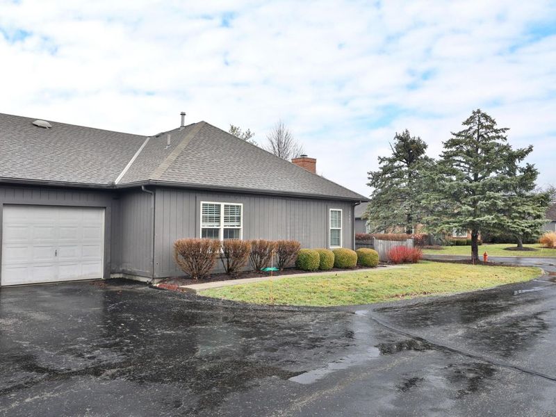 2667 Trottersway Drive , Columbus, OH 43235 Photo 5