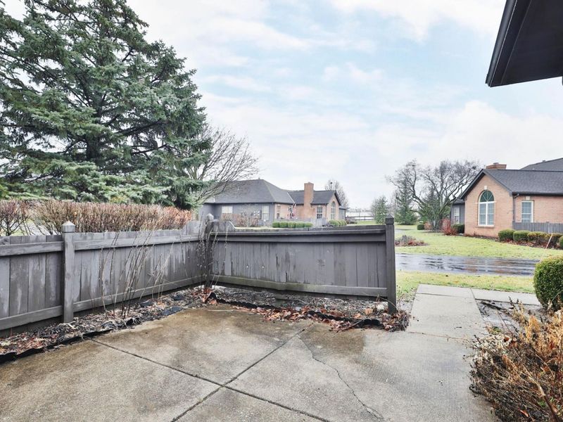 2667 Trottersway Drive , Columbus, OH 43235 Photo 7