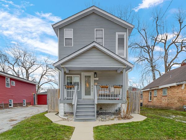 15325 5th Avenue, Phoenix, IL 60426