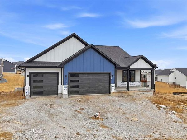 604 Rock Ridge Rd, Tiffin, IA 52340
