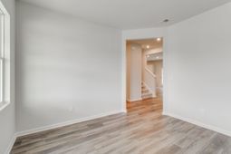 885 Meadowbrook Lane photo 4