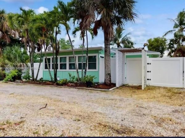 1942 Roseate Ln , Sanibel, FL 33957