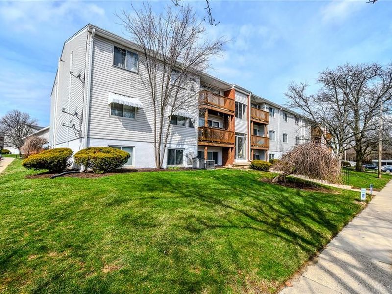 5655 E Coach Drive, Unit I, Kettering, OH 45440 Photo 1