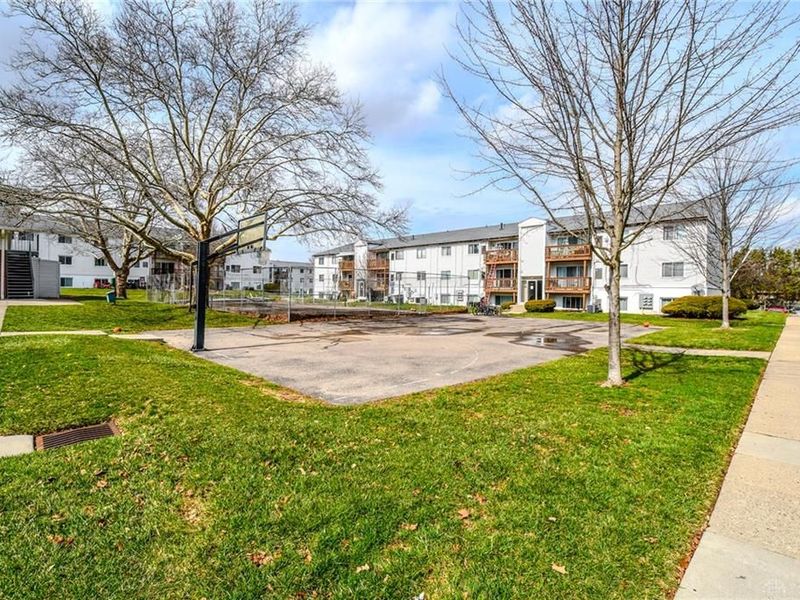 5655 E Coach Drive, Unit I, Kettering, OH 45440 Photo 29